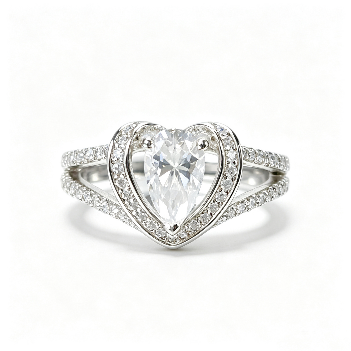 Heart Queen pear-cut moissanite ring on hand — AUMIRE JEWEL