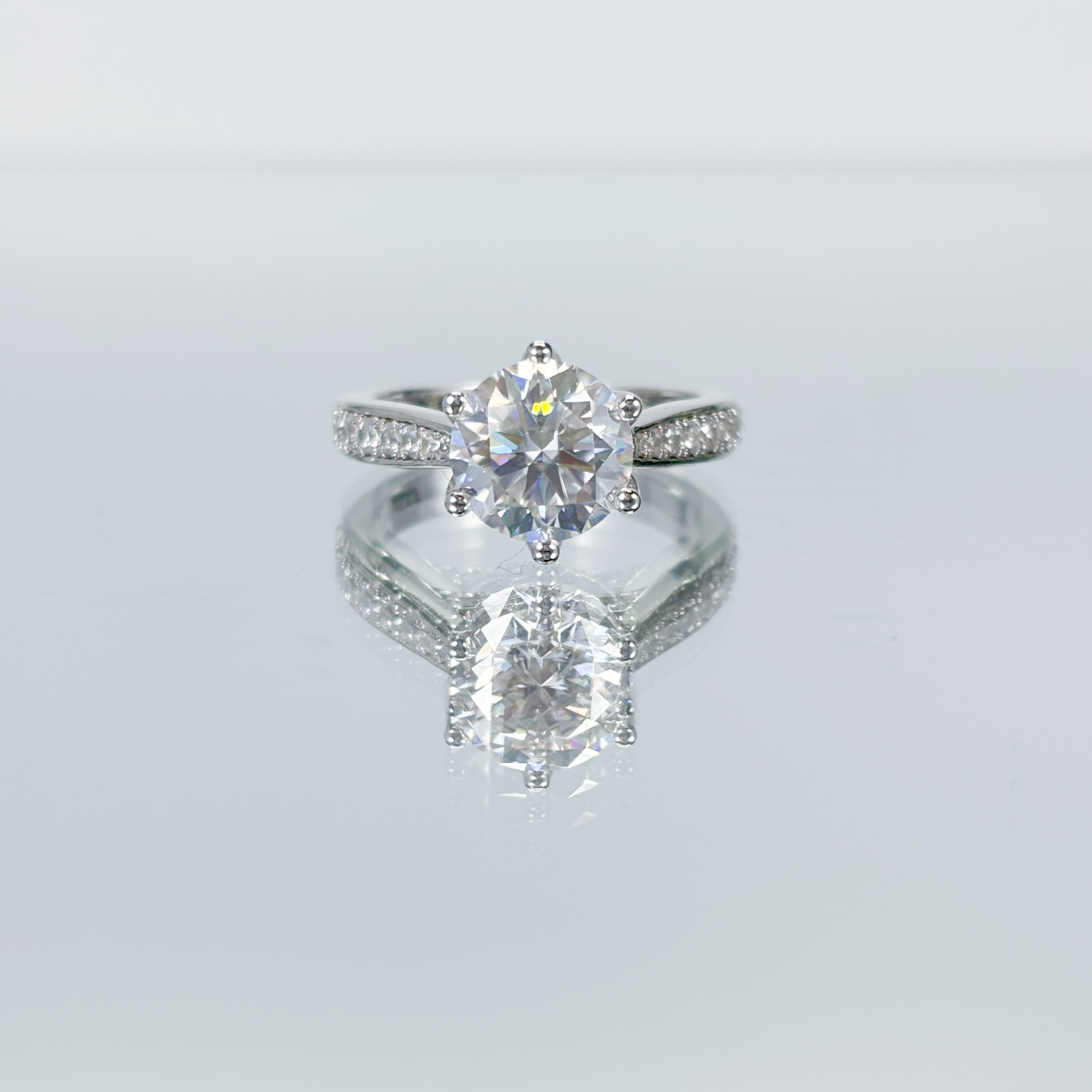 Crystal (Luxurious six-prong)