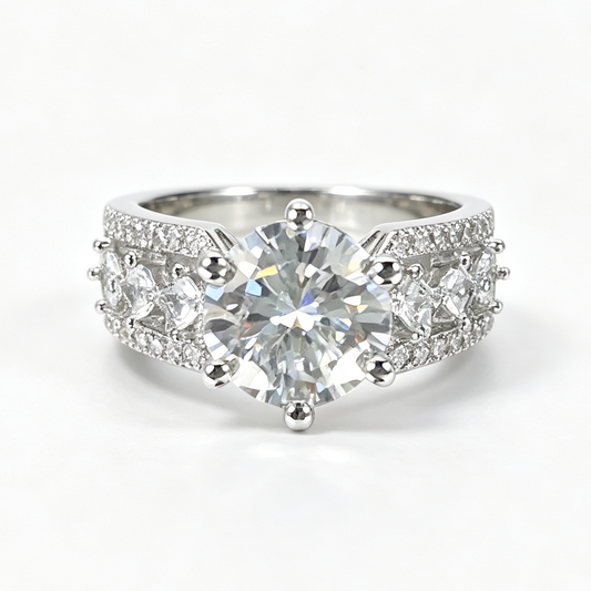 The Princess's Beloved round-cut moissanite ring on hand — AUMIRE JEWEL